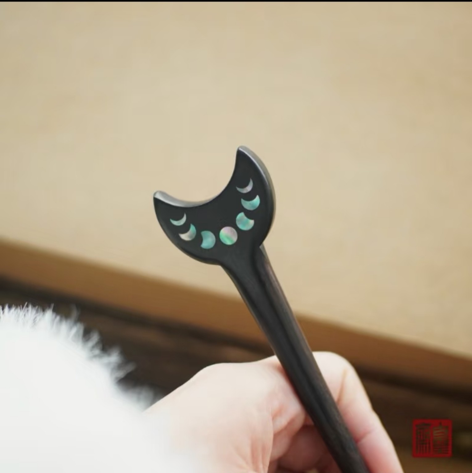 Lunar Phases Nacre Hairpin