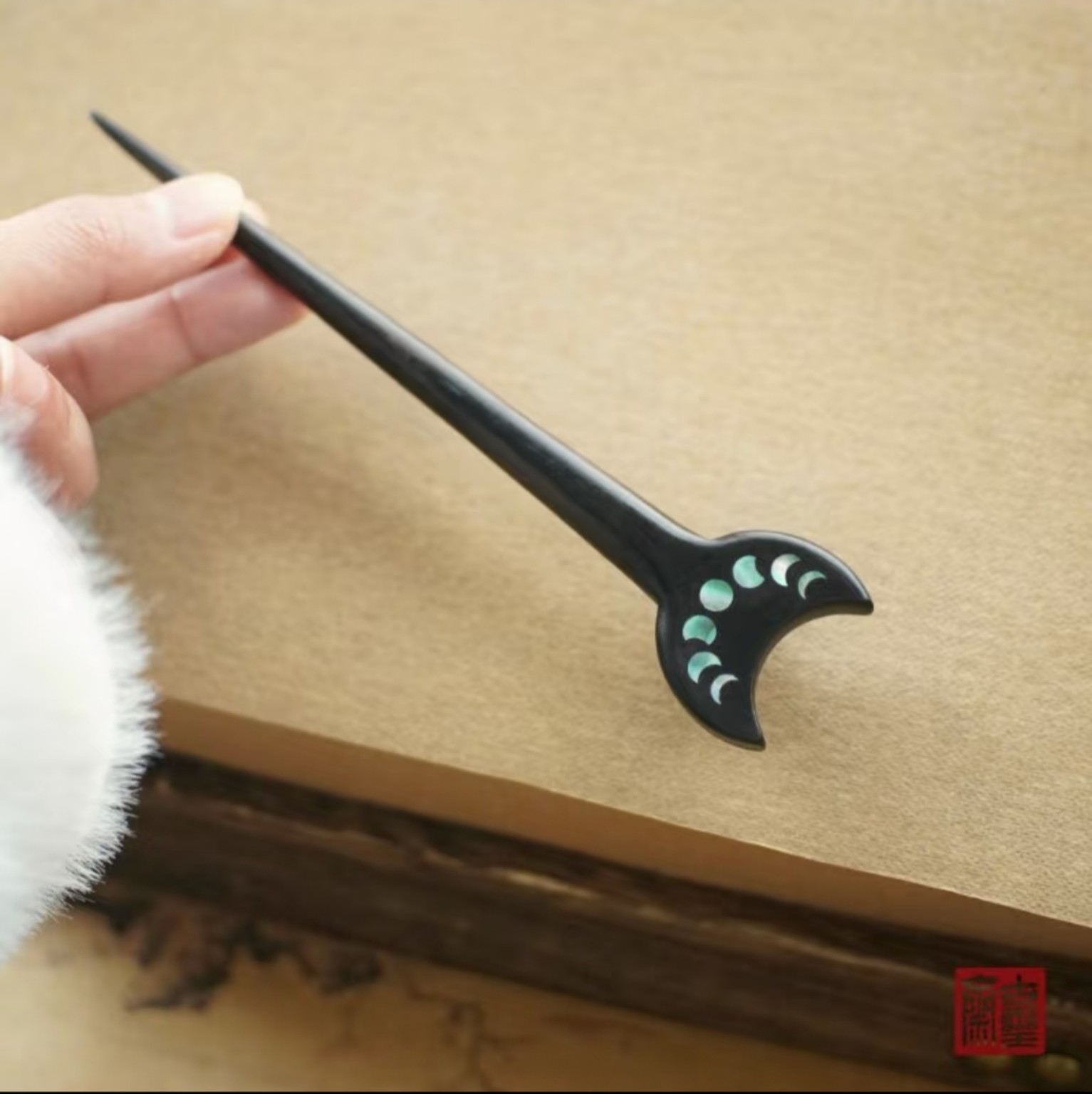 Lunar Phases Nacre Hairpin